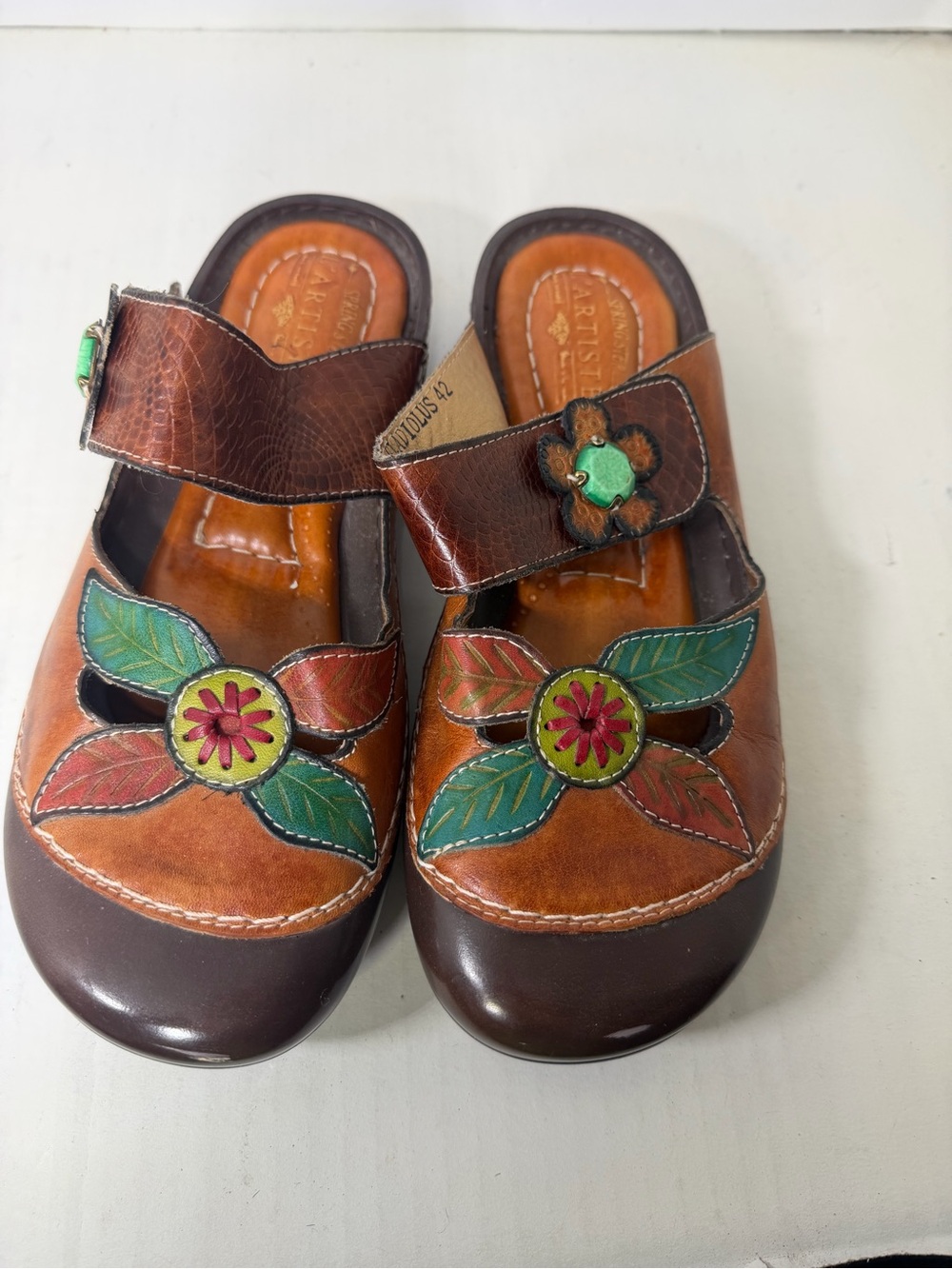 L’Artiste Brown Leather Gladiolus Mule with Green & Red Floral Stiched Appliqués